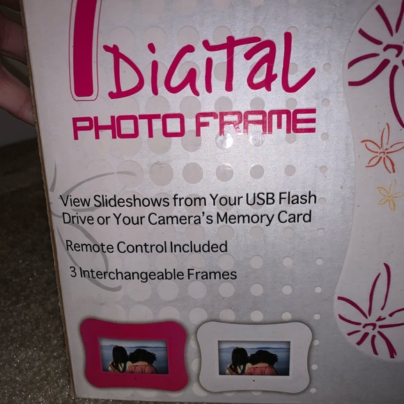 NEVER OPENED Digital Photo Frame - Picture 2 of 9